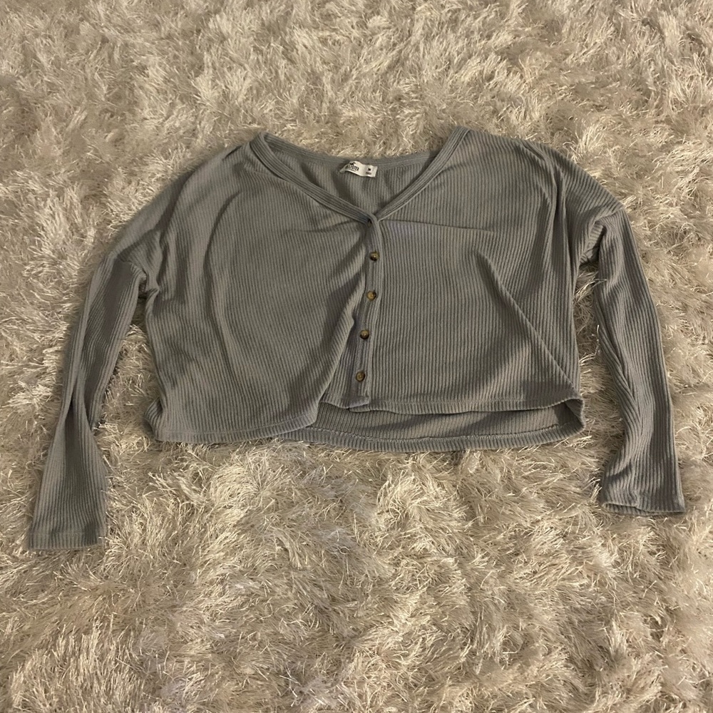 cropped grey sweater